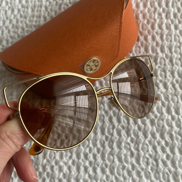 Sale!🔥Brand New Tory Burch Gold & Brown Gradient Geometric Cat-Eye Sunglasses - Picture 4 of 6